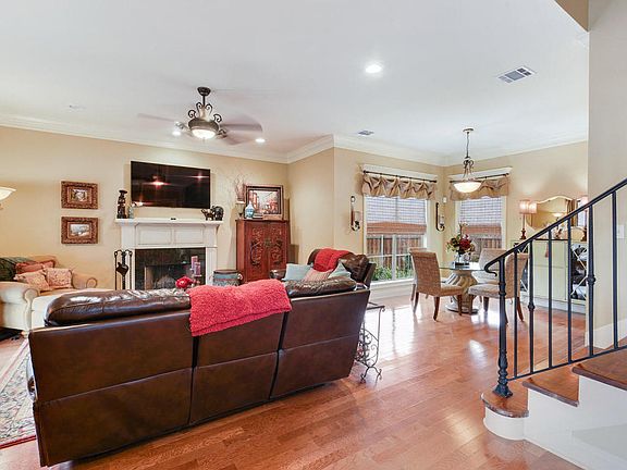 3rd image of 216 Saint Martinique Ln