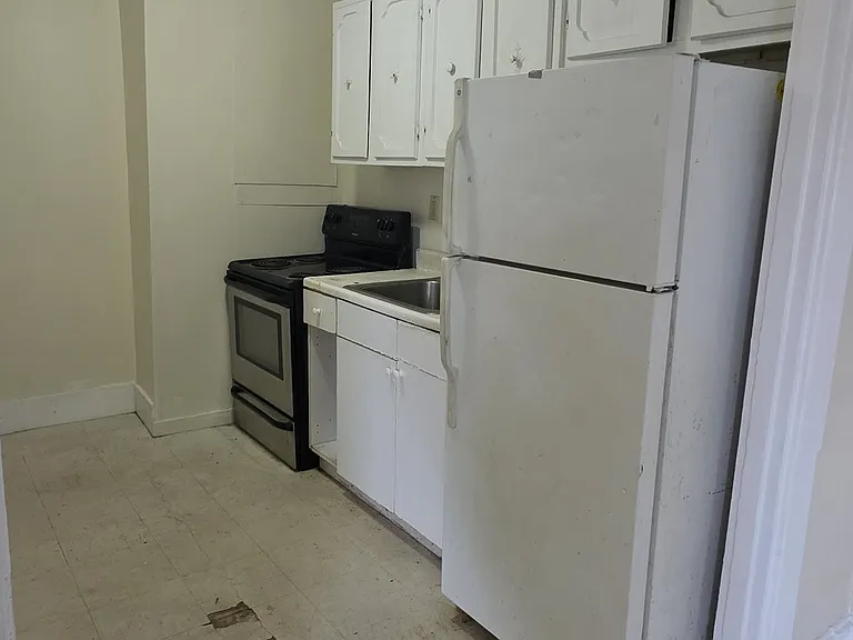 269 N Main St #5 — Photo 6