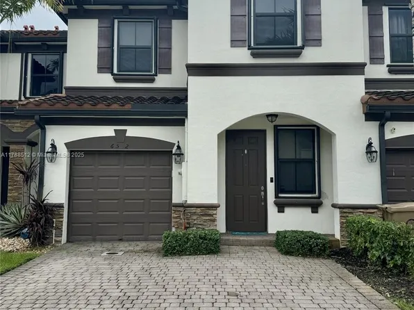 6532 S Anise Ct, Davie, FL 33314