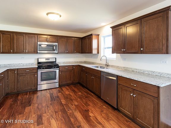 5th image of 1307 Hosmer St