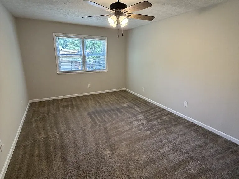 1248 Hamilton Dr — Photo 8