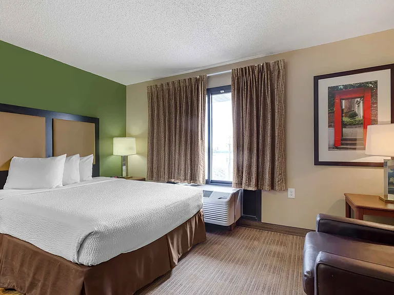 Studio Suite - 1 Queen Bed