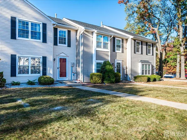 11 Byrnes Ln W, Sayreville, NJ 08872