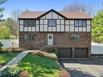 51 Crown St, Park Ridge, NJ, 07656