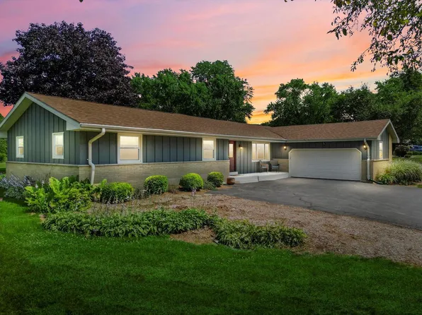 11416 North Glenwood DRIVE, Mequon, WI 53097