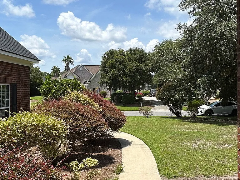 389 Chastain Cir — Photo 6