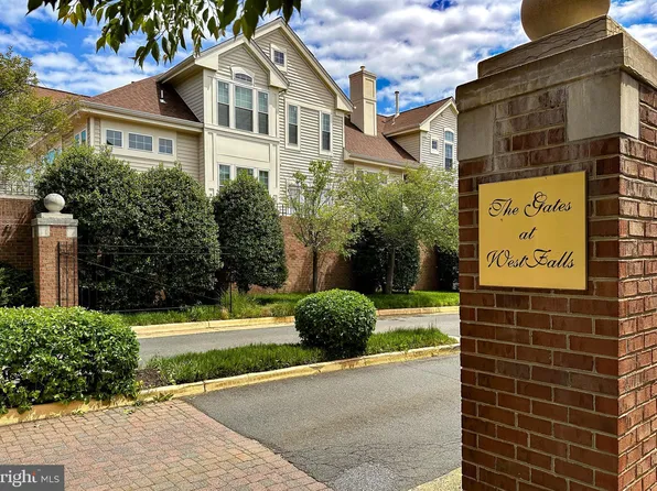7023 Haycock Rd APT H, Falls Church, VA 22043