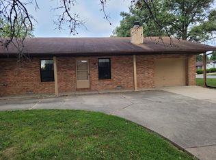 625 Shabin Dr, Shiloh, IL