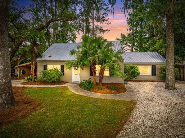 205 Palmetto St, Saint Simons Island, GA 31522