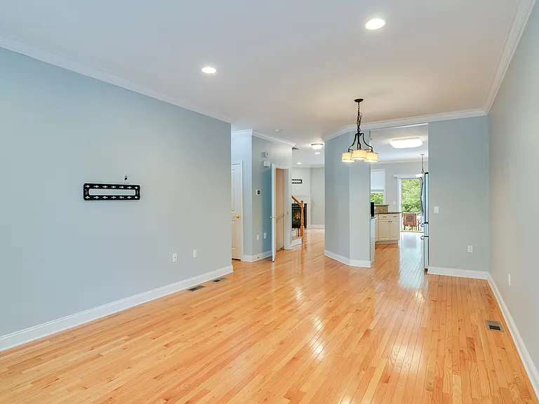 1503 Whitney Ln #1503 — Photo 3