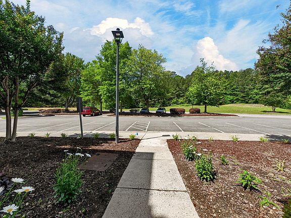 3rd image of 412 Eyam Hall Ln
