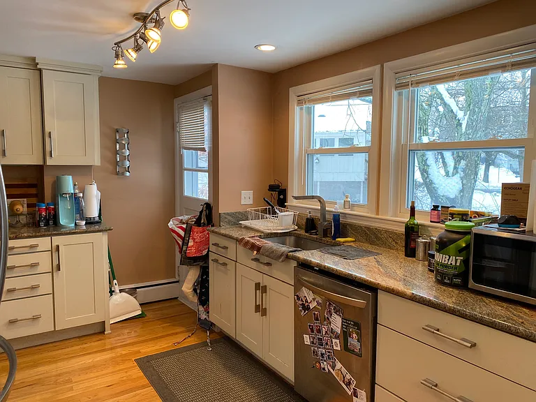 53 Dickson Ave — Photo 4