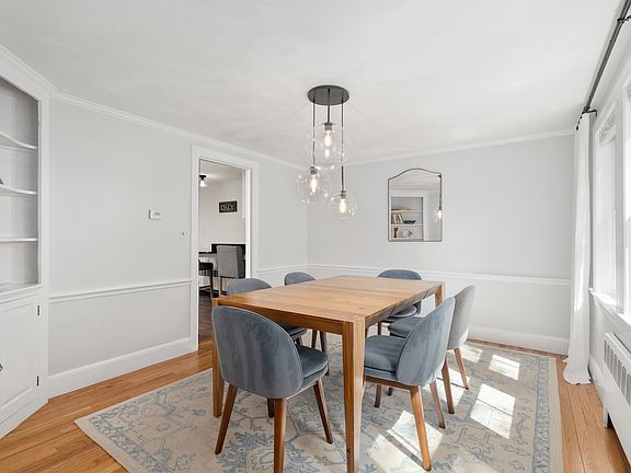 4th image of 14 Fuller Brook Ave