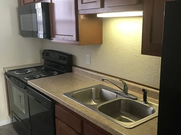 1131-35 Ohio St — Photo 10