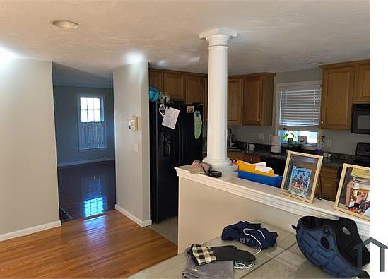 2nd image of 7 Newbury Dr Unit 7