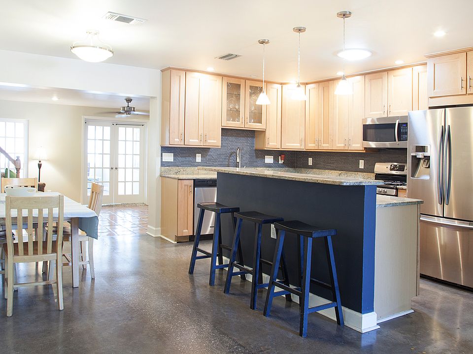 Dining/Kitchen