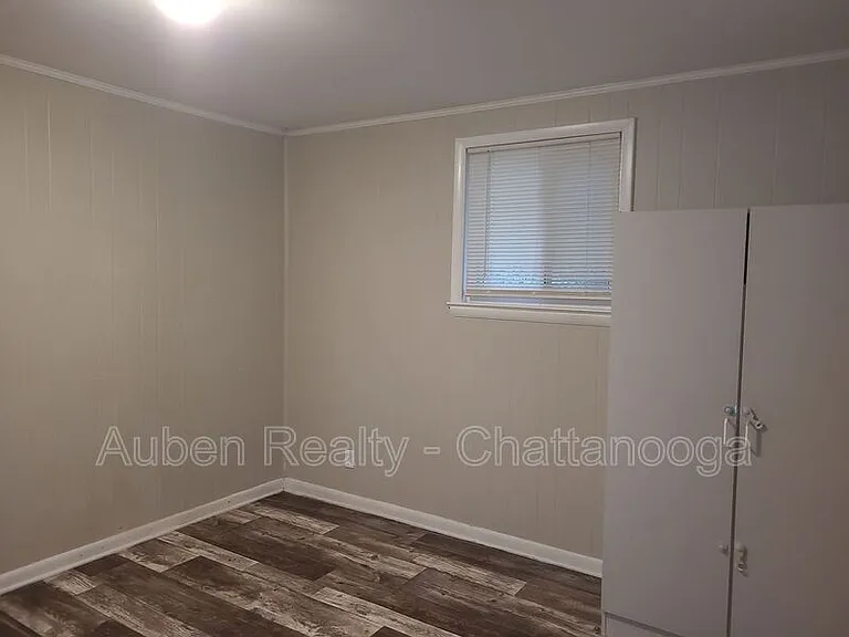 564 Julian Rd — Photo 6