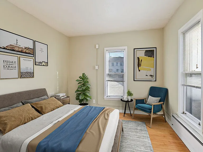 2241 Pierce St NE — Photo 8