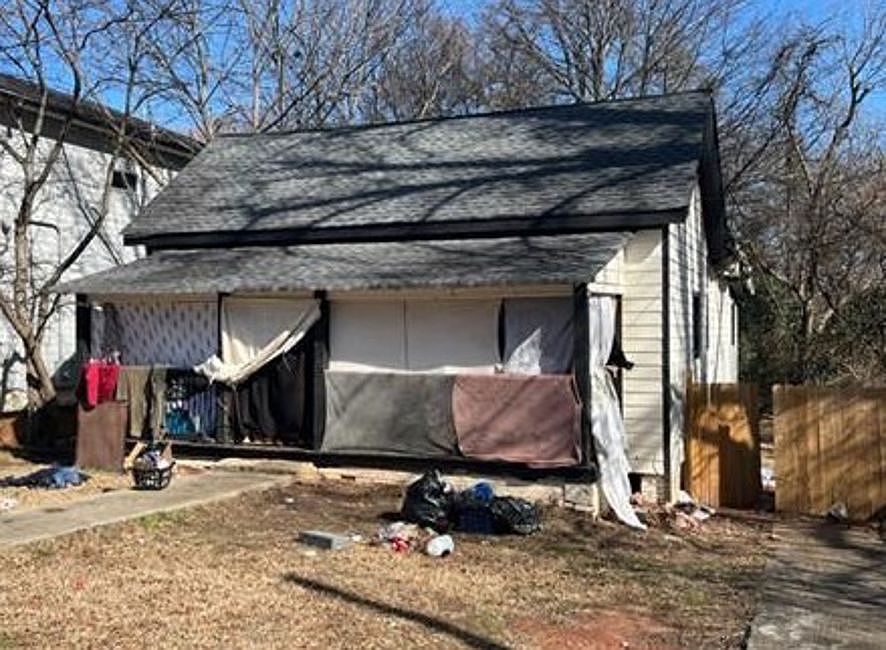 2nd image of 9 Charleston Ave SE