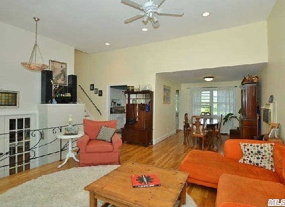 5th image of 18 Algonquin Dr