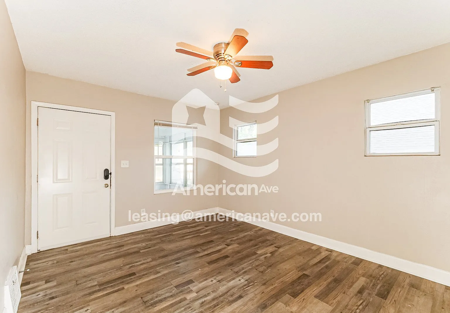 2 bed, 1.0 bath, 931 sqft, $997 — Photo 2