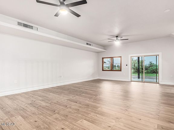 4th image of 8943 S Emerald Ln