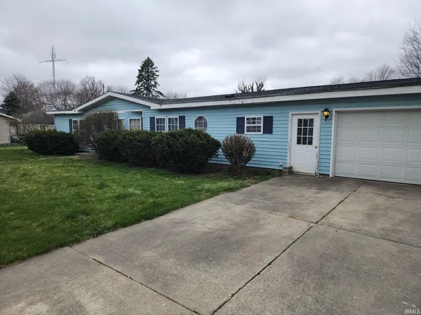 405 N High St, Walton, IN 46994