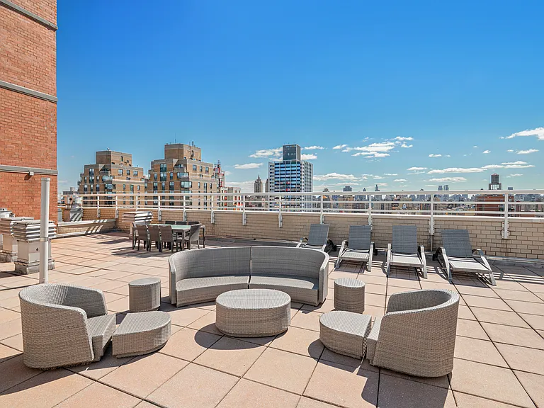 2373 Broadway #1025 — Photo 9