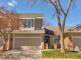 1430 Legend Dr, Clive, IA 50325