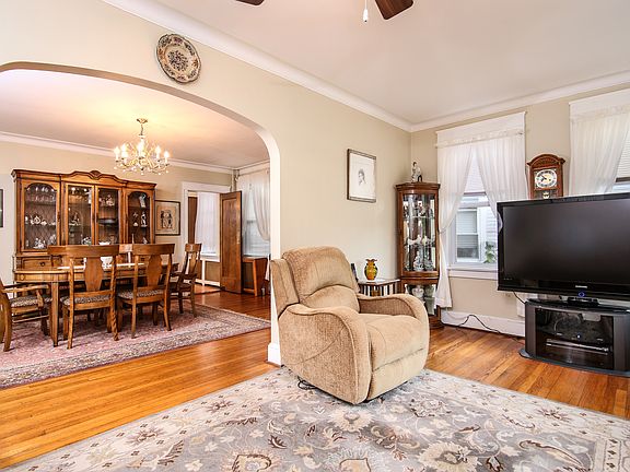 5th image of 446 Kimball Ave