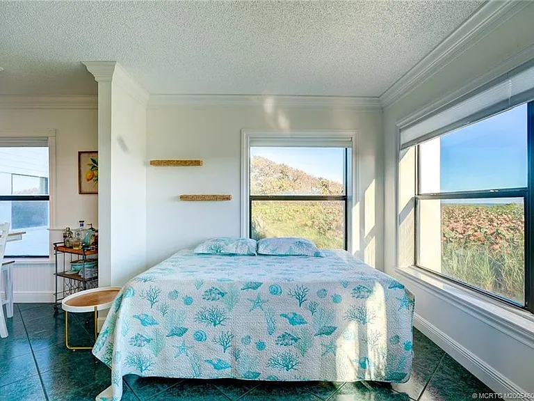 1289 NE Ocean Blvd #4 — Photo 30