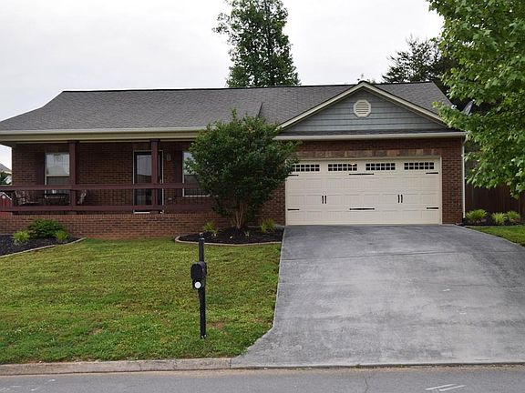 2nd image of 8805 Spindlewood Ln