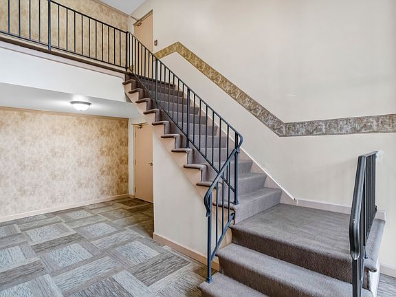 2nd image of 1515 E Churchill Dr APT 106