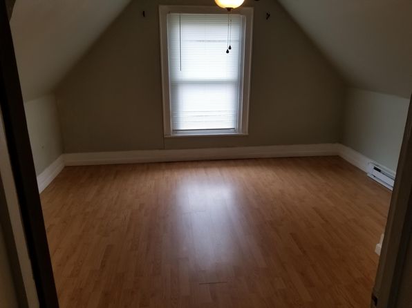 22 1/2 Pratt St