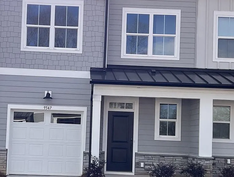 9547 Munsing Dr — Photo 1