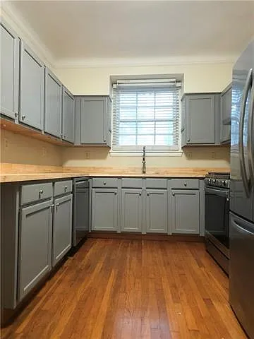 111 Stella St — Photo 8
