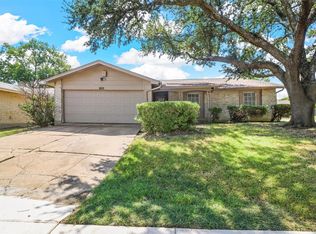800 E Timberview Ln, Arlington, TX 76014