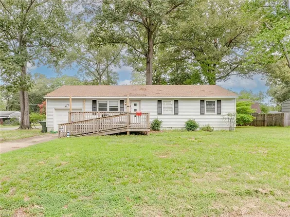 208 Collins Dr, Newport News, VA 23601