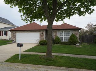 1280 Old Timber Ln, Hoffman Estates, IL 60192