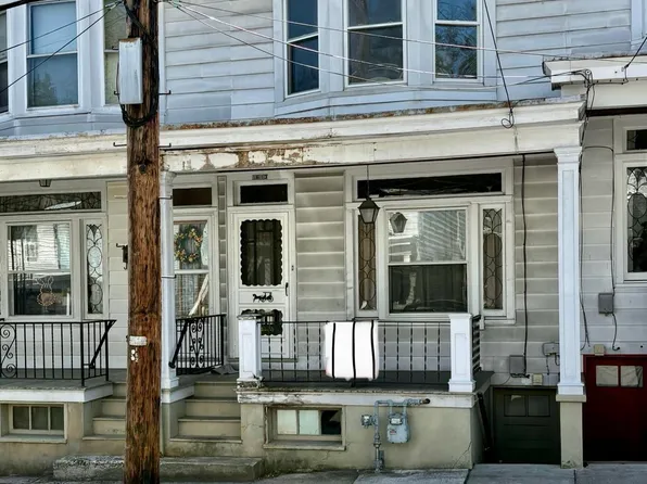 1613 W End Ave, Pottsville, PA 17901