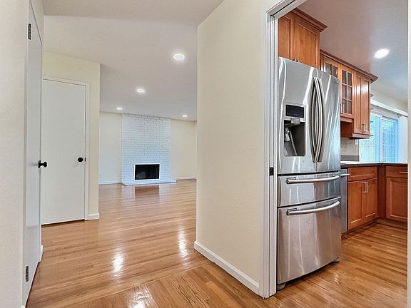 3rd image of 1403 S Blaney Ave