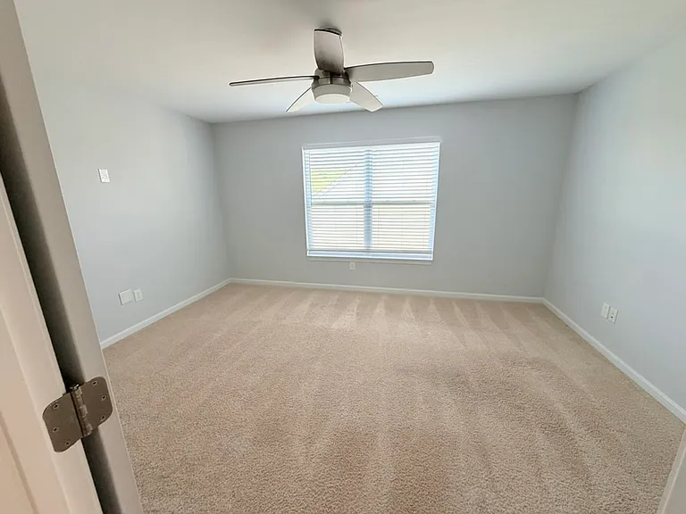 1018 Autumn Crest Ln — Photo 25