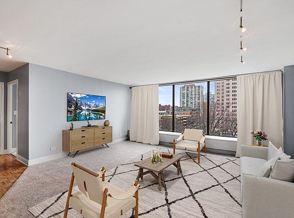 3rd image of 5455 N Sheridan Rd APT 711