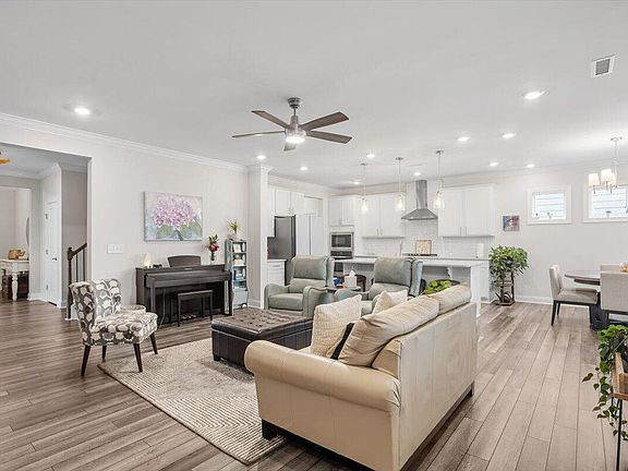 5th image of 183 Azure Mist Dr