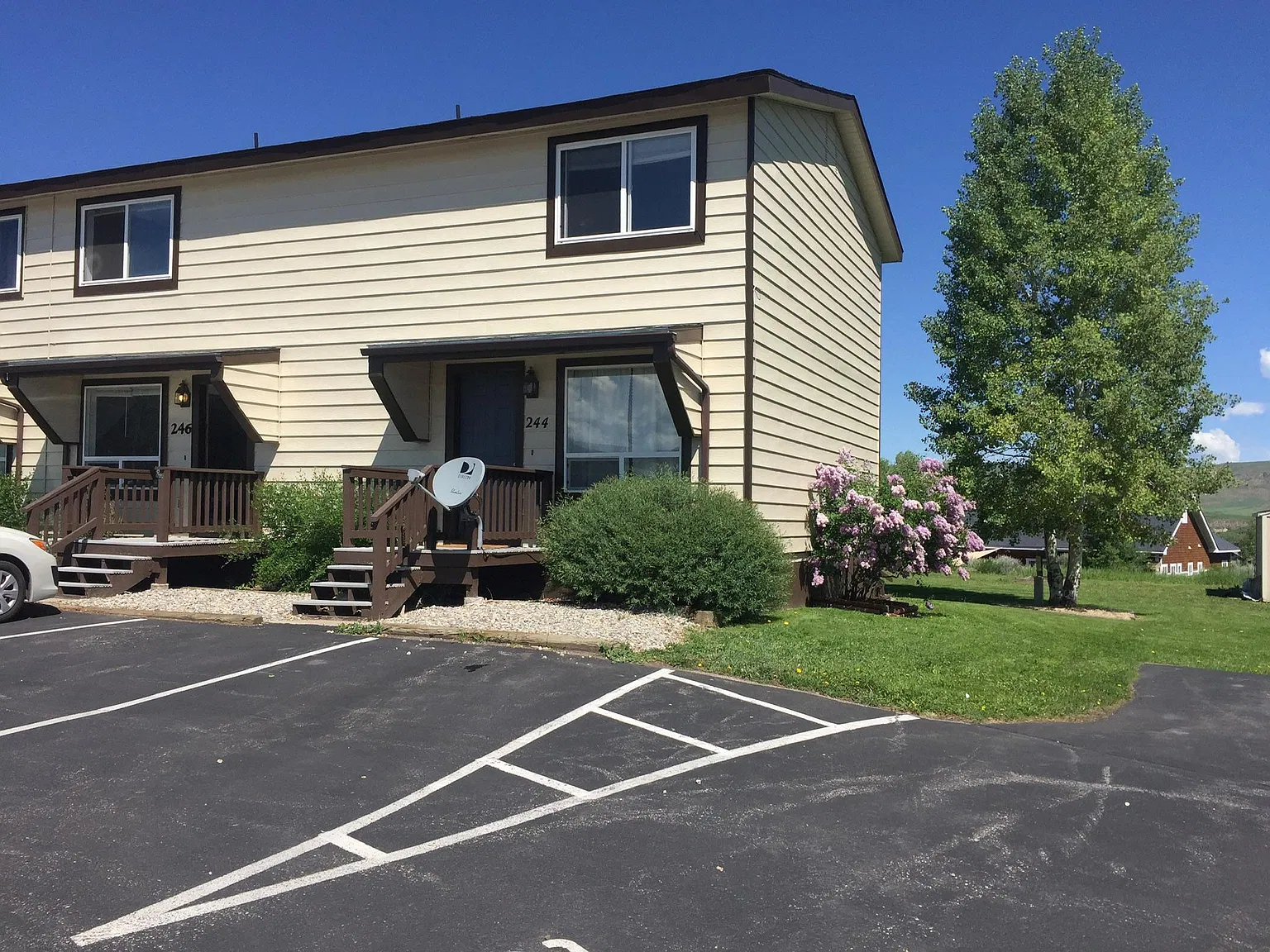 2 bed, 1150 sqft, $1,900 — Photo 4