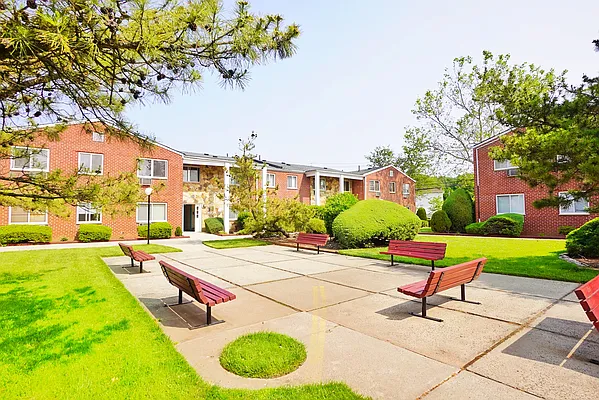 Sold by REMAX Elite | media 21