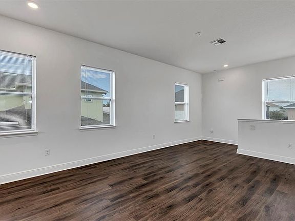 4th image of 13319 Granger Ave
