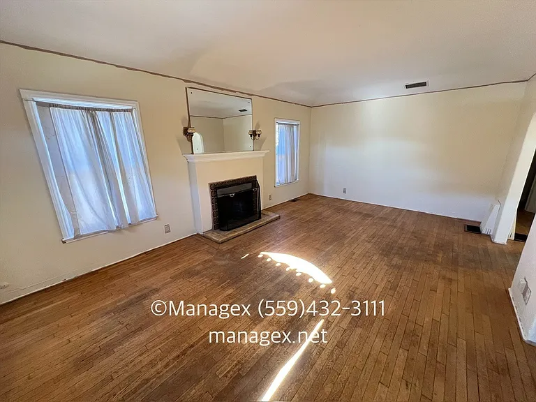 1495 N Safford Ave — Photo 4