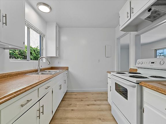 5th image of 21722 Roscoe Blvd APT 12