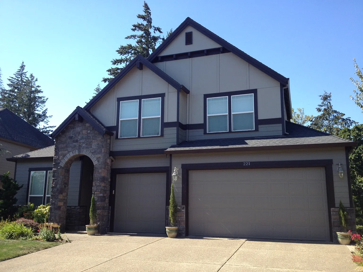 221 Greenlink Way photo 1